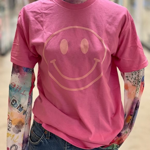 **NWT GRAFFITI LOVE MESH TOP - Picture 2 of 3